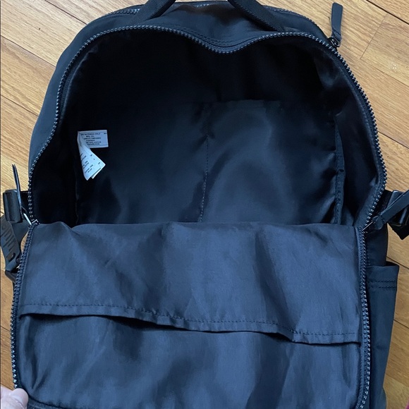 lululemon backpack - Picture 3 of 9